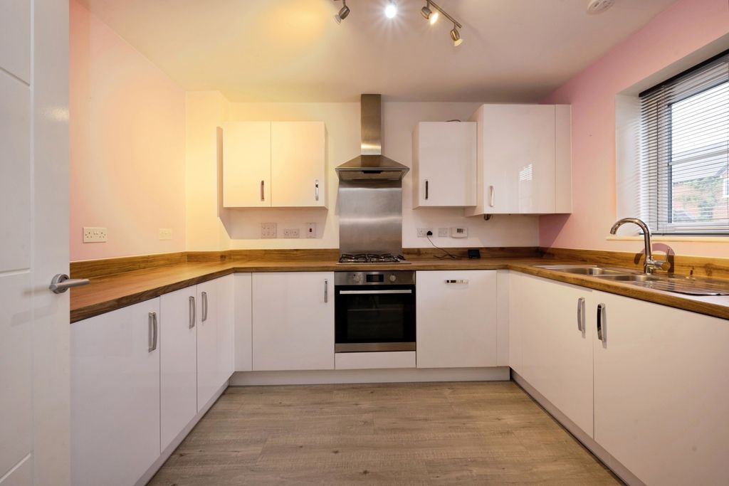 Property photo 2 of 13 Pbox-Img.Jpg