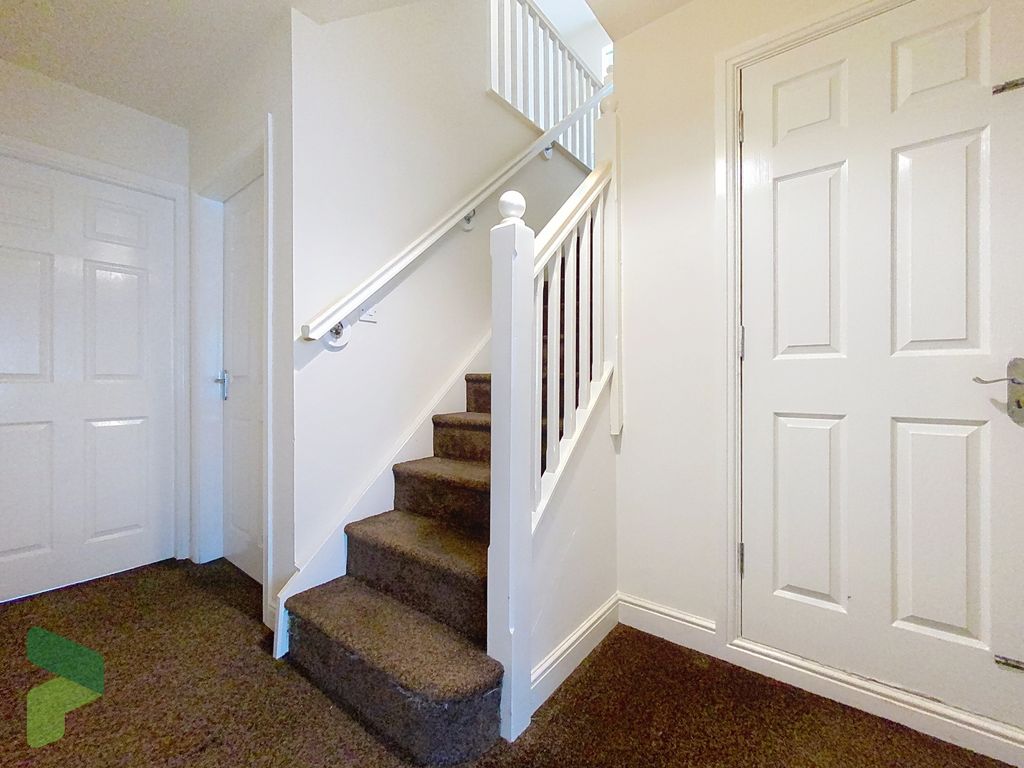 Property photo 2 of 32 Entrance Hallway