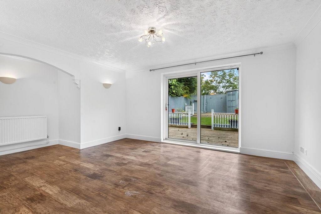 Property photo 2 of 19