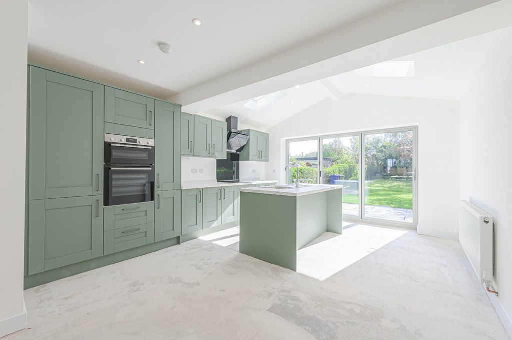 Property photo 2 of 22