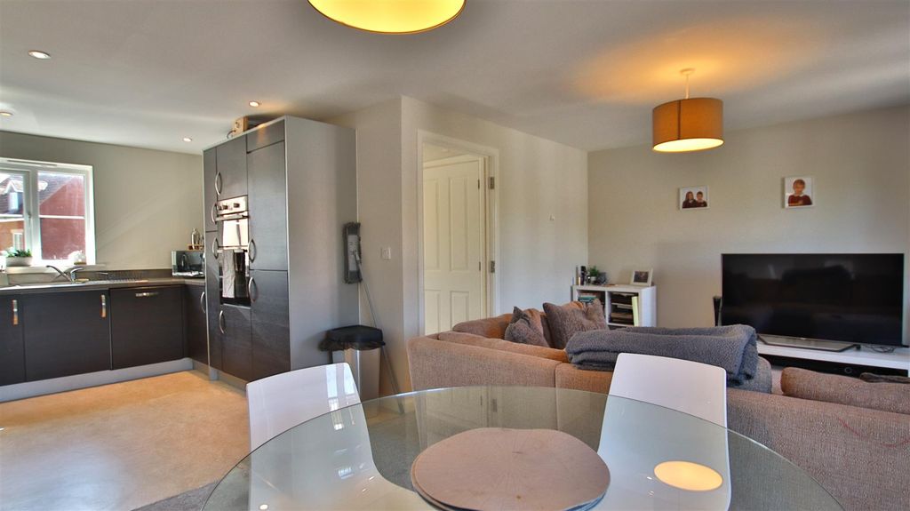 Property photo 2 of 21 Img_2062.Jpg