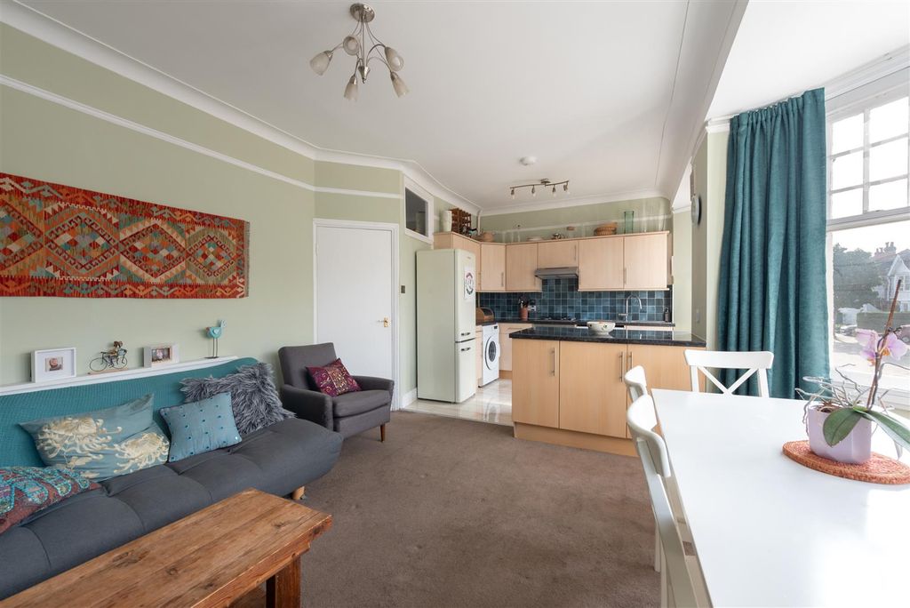 Property photo 3 of 18 Selborne 4.Jpg
