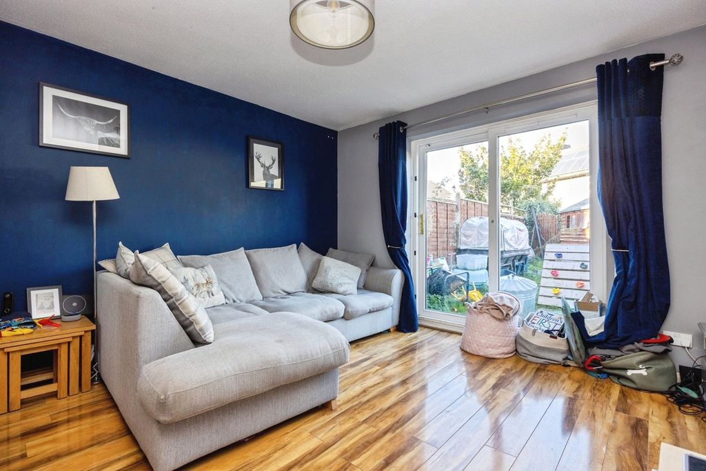 Property photo 2 of 17 Photo