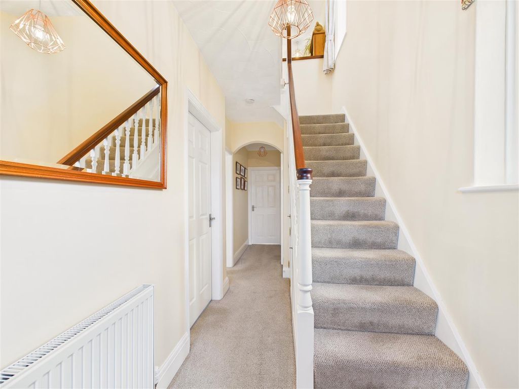 Property photo 2 of 25 Cam05193G0-Pr0084-Still001.Jpg