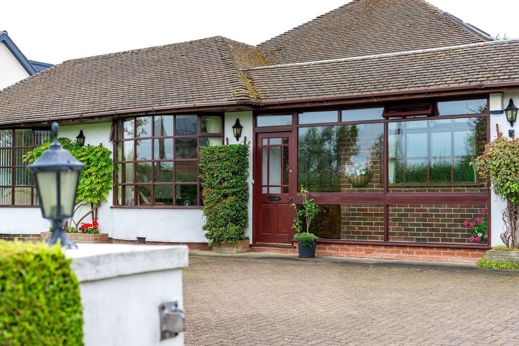 Property photo 3 of 41