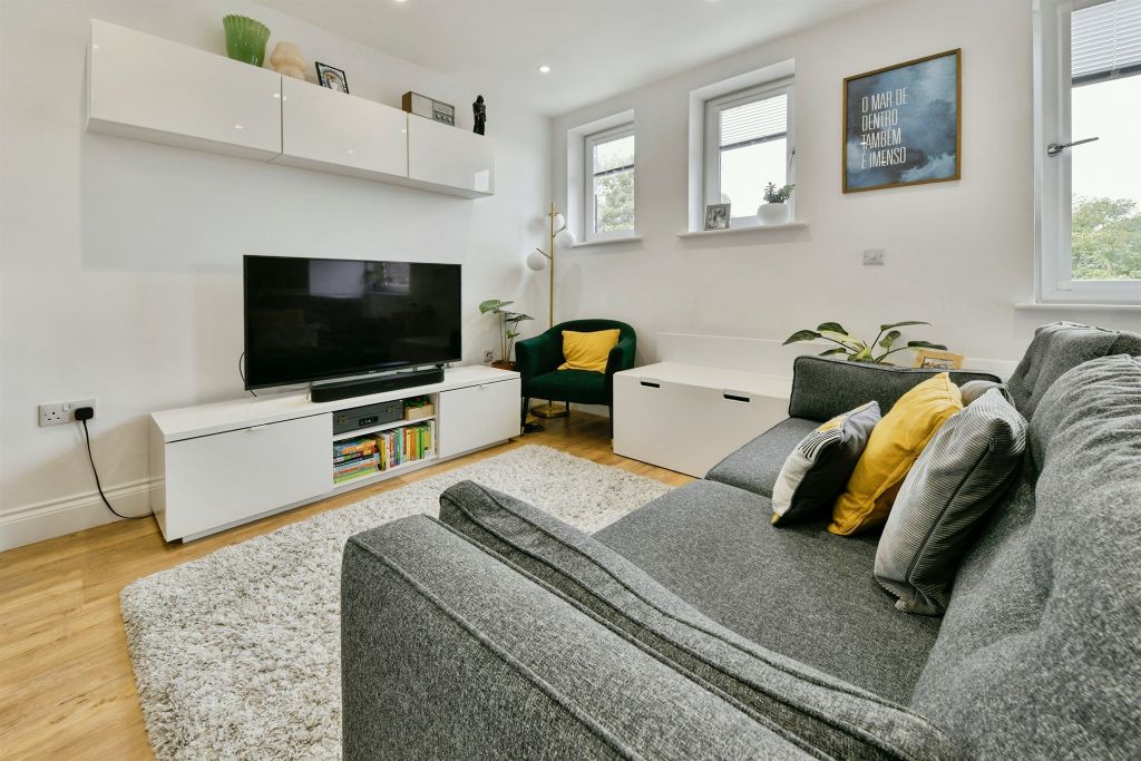 Property photo 2 of 18