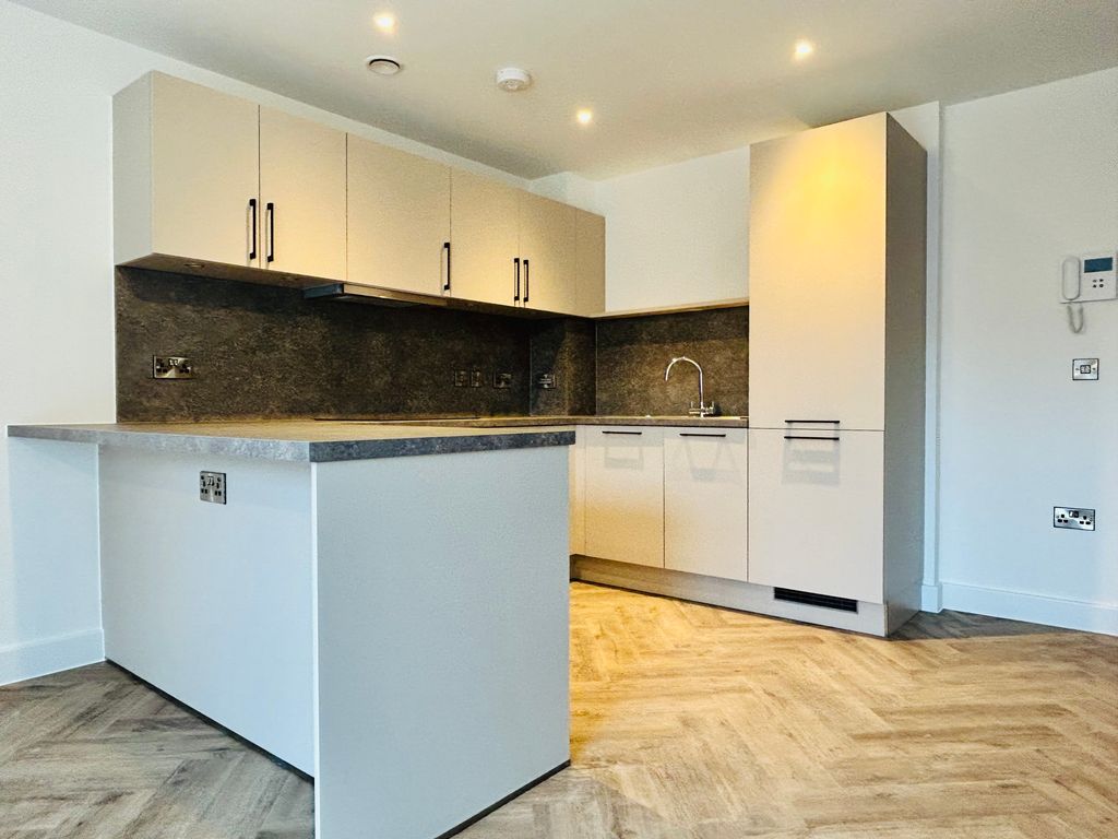 Property photo 1 of 4 Kitchen