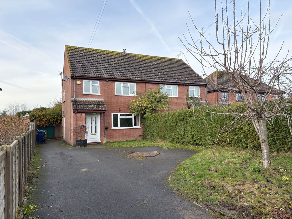 Property photo 1 of 21 3 Bedroom Semi Detached House For Sale