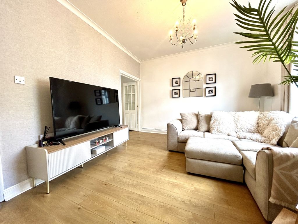 Property photo 3 of 11 Img_8579