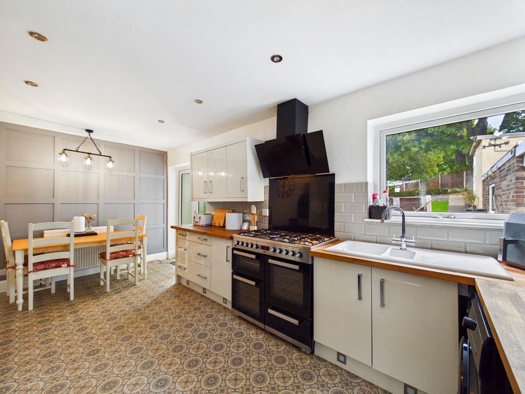 Property photo 3 of 12 Kitchen