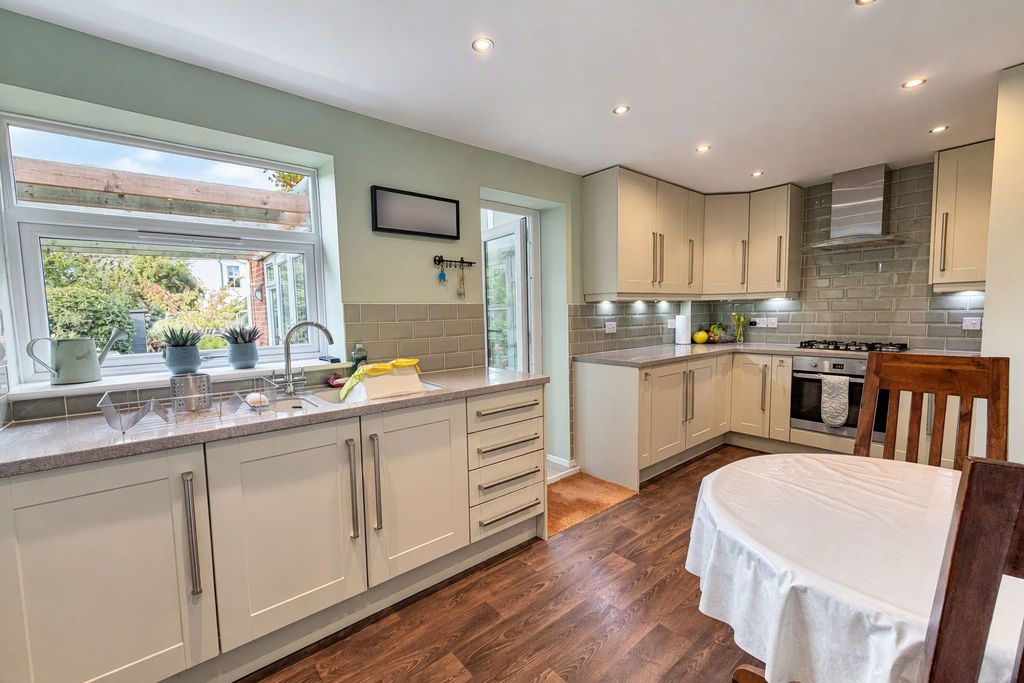 Property photo 2 of 26 Kitchen/ Diner