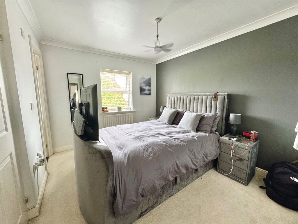 Property photo 2 of 16 Picture No. 09