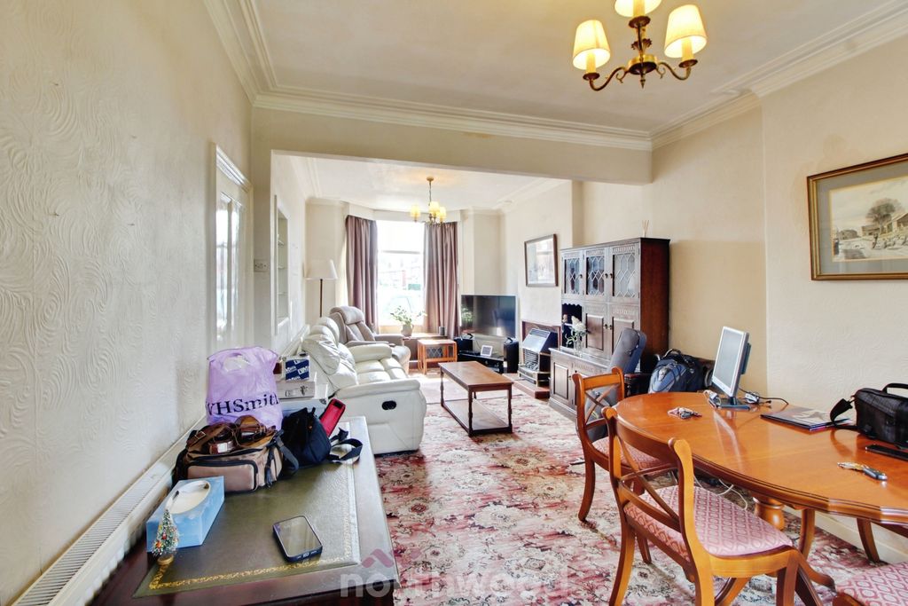 Property photo 2 of 22