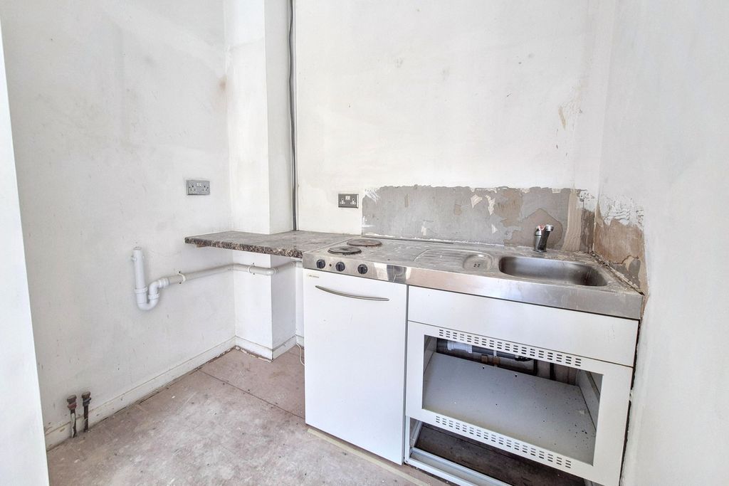 Property photo 2 of 11 662 Durham Road, Gateshead, Tyne And Wear, Ne9 6Ja