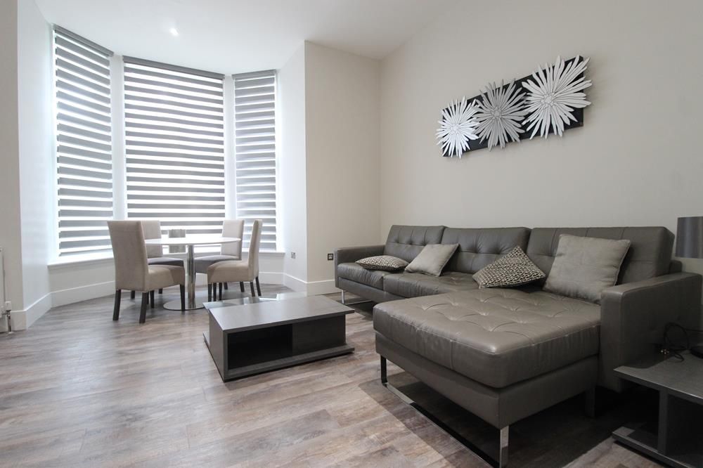 Property photo 1 of 16 Lounge