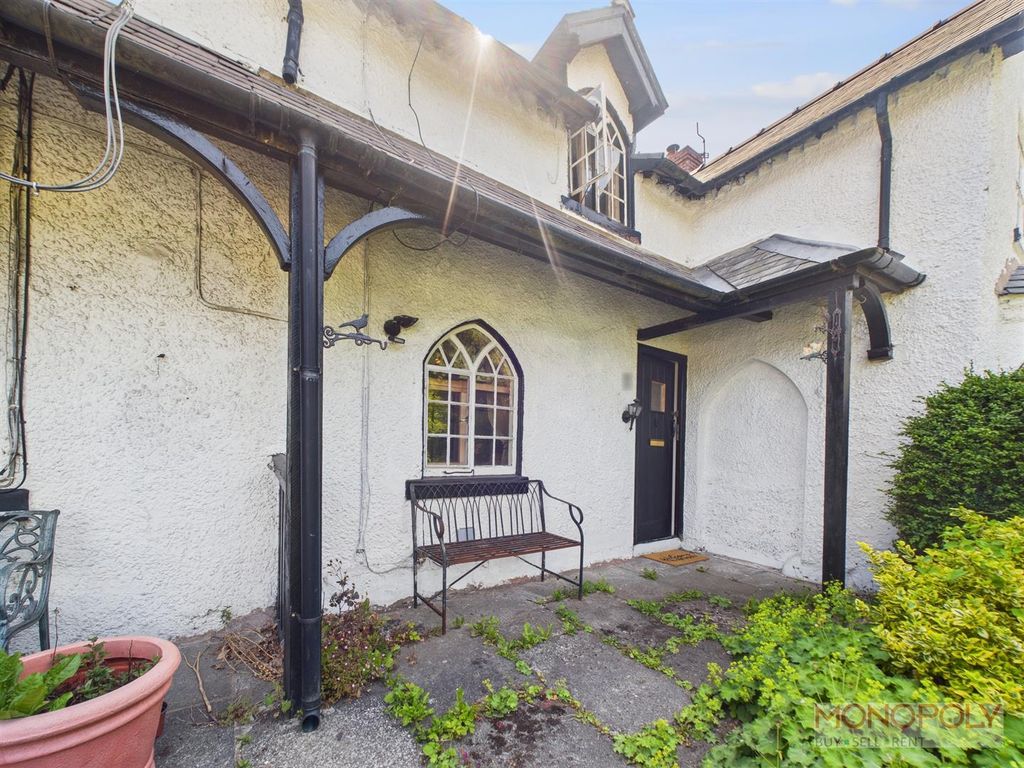 Property photo 2 of 24 Cam03815G0-Pr0282-Still024.Jpg