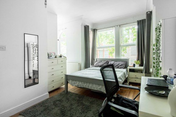 Property photo 3 of 11 16 Albert Grove-Low-26.Jpg