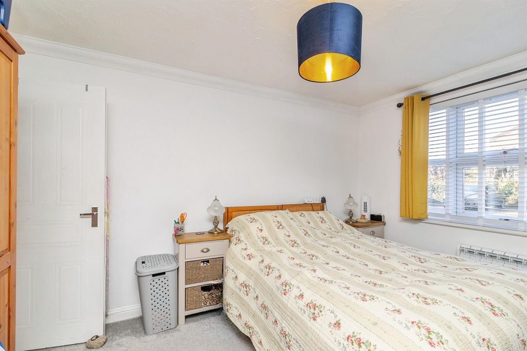 Additional image 10 of 2 bed flat for saleSouthcourt Road, Leighton Buzzard LU7