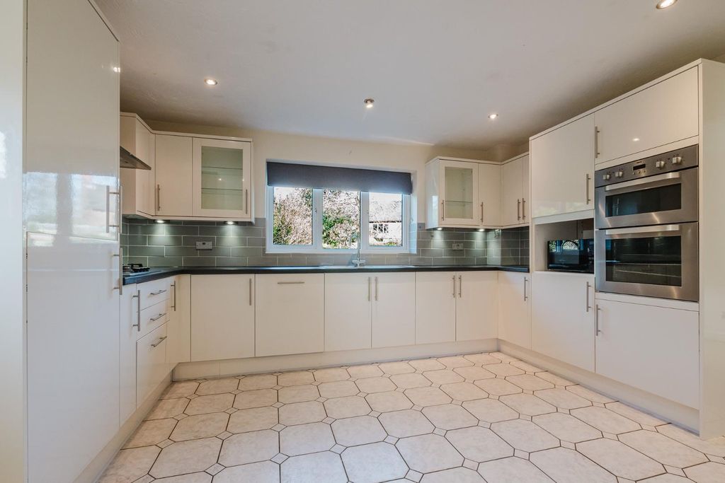 Property photo 3 of 29 Image 3