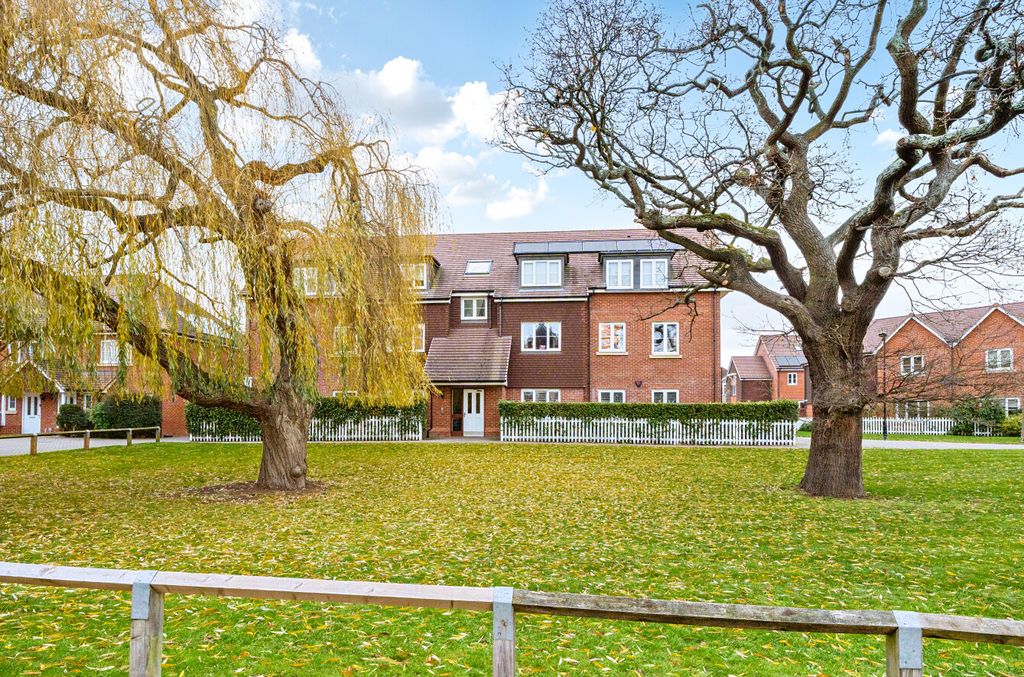 Property photo 1 of 13 1388266-2-69401cc...