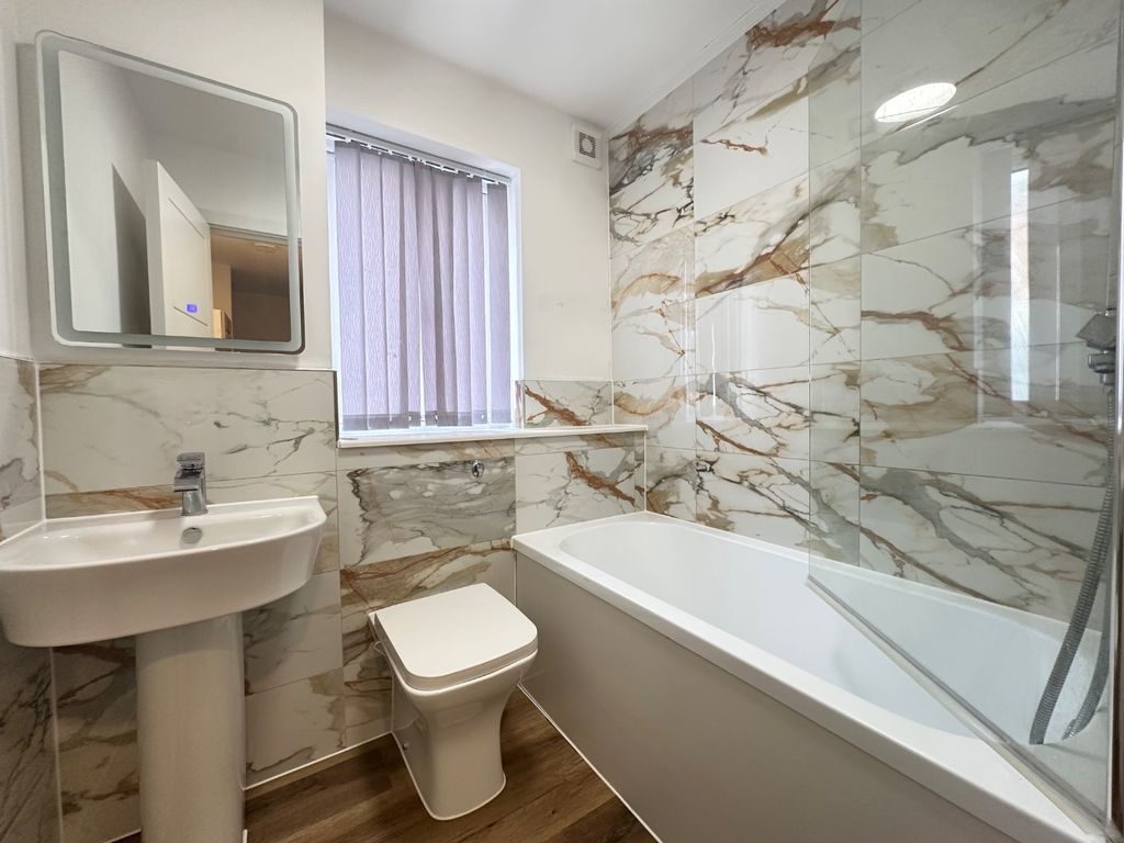 Property photo 3 of 8 5037413
