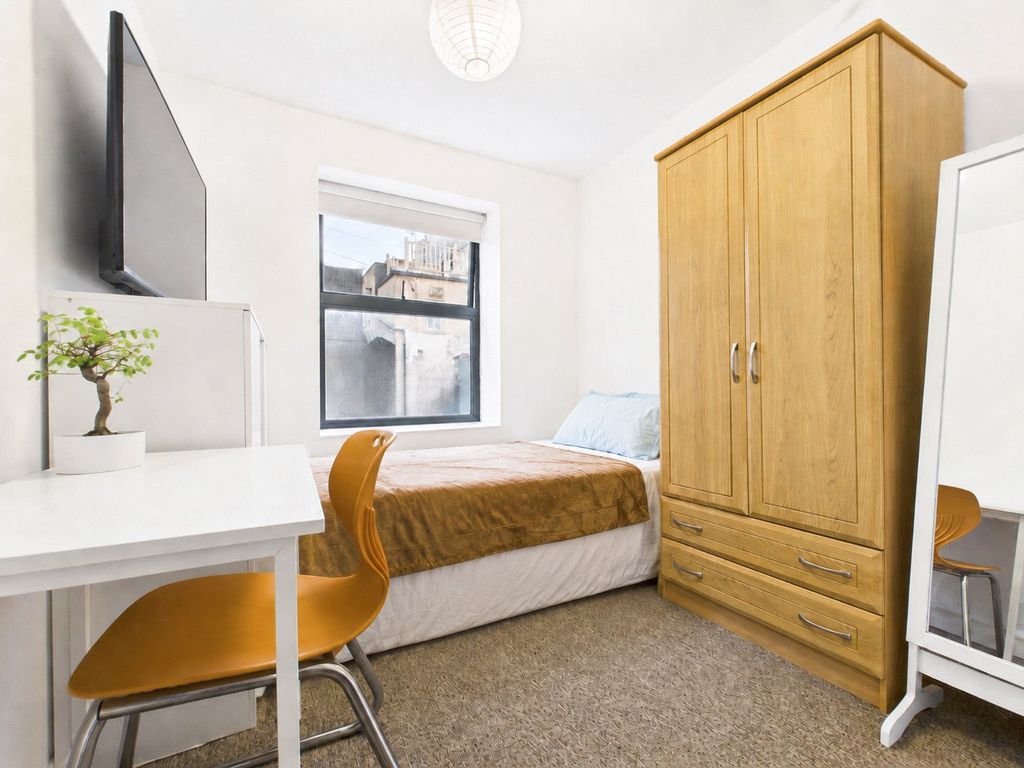 Property photo 1 of 12 Studio