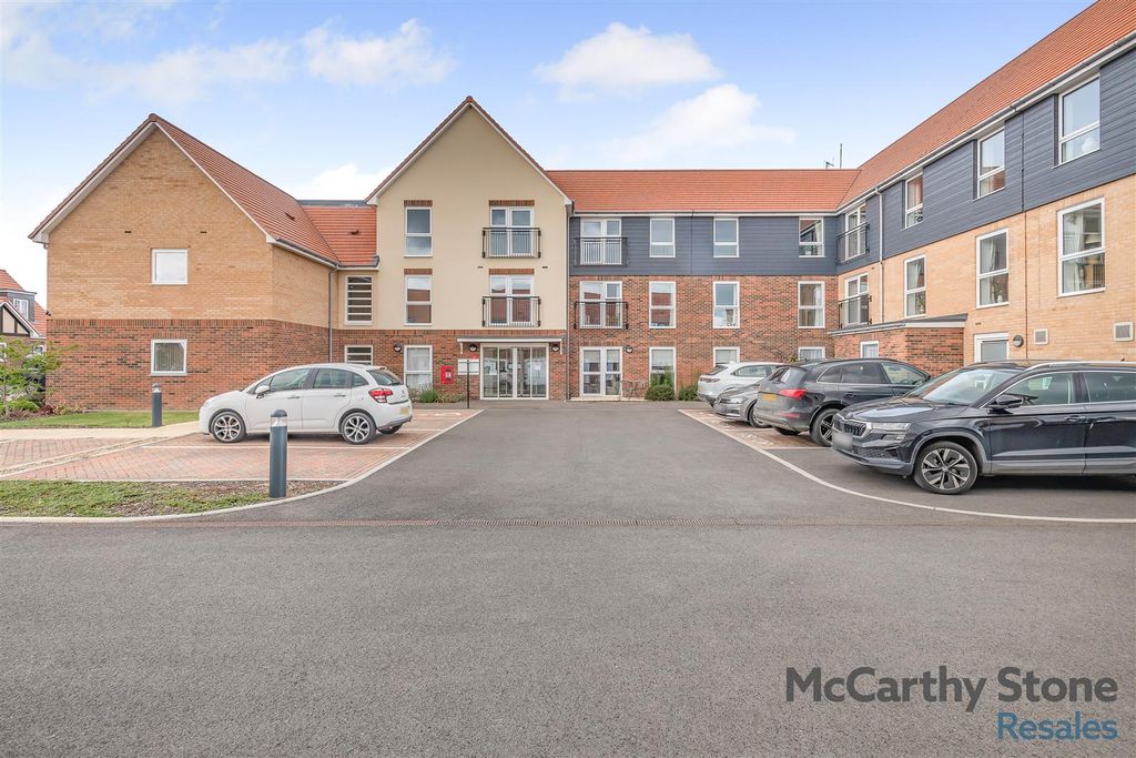 Property photo 1 of 18 8651159-Exterior05.Jpg