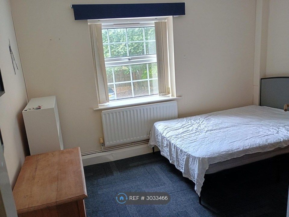 Property photo 2 of 8 Bedroom 1