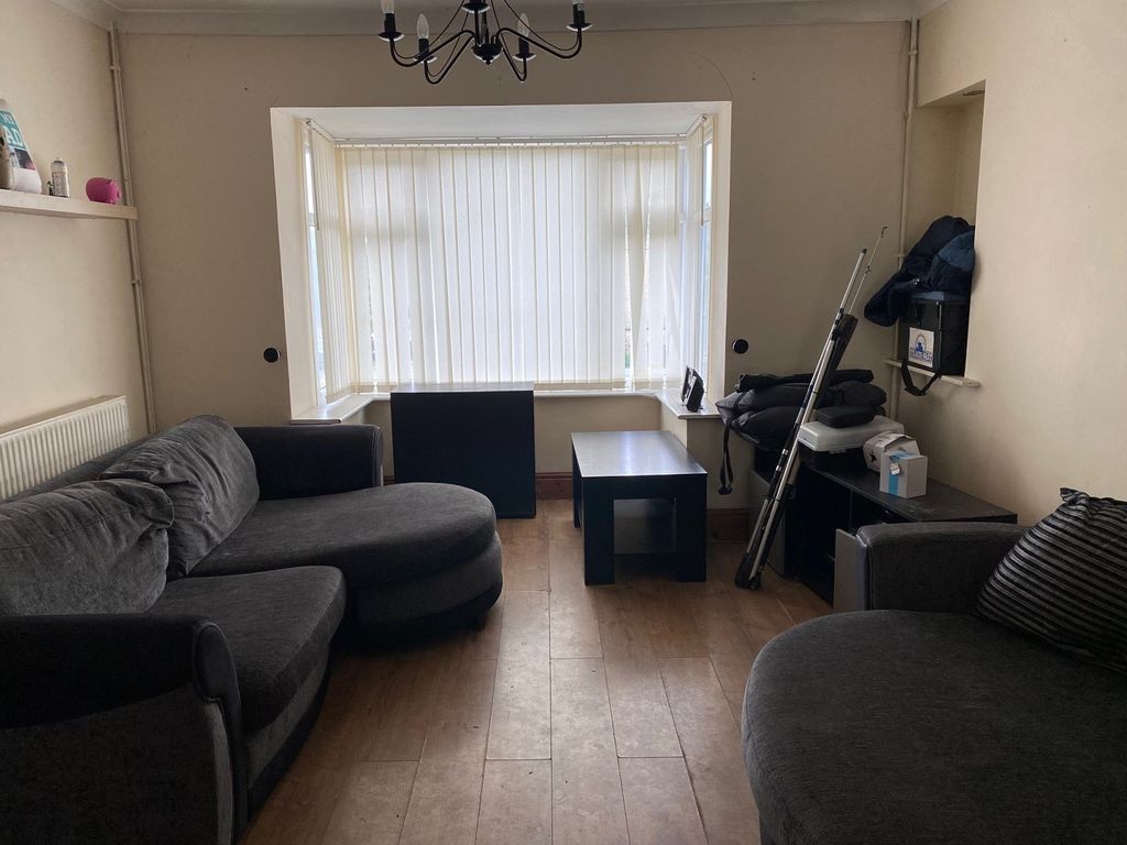 Property photo 2 of 12 ***