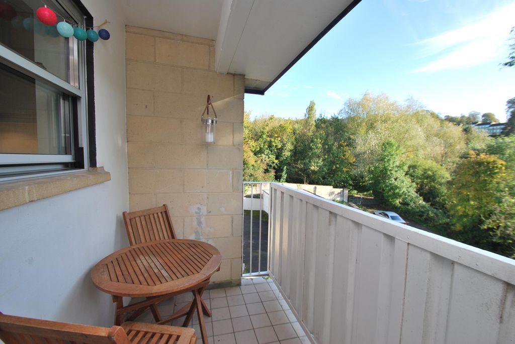 Property photo 1 of 7 Balcony