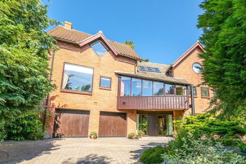 Property photo 1 of 37 3 A