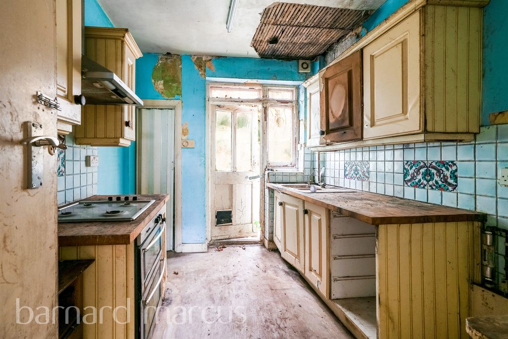 Property photo 2 of 16