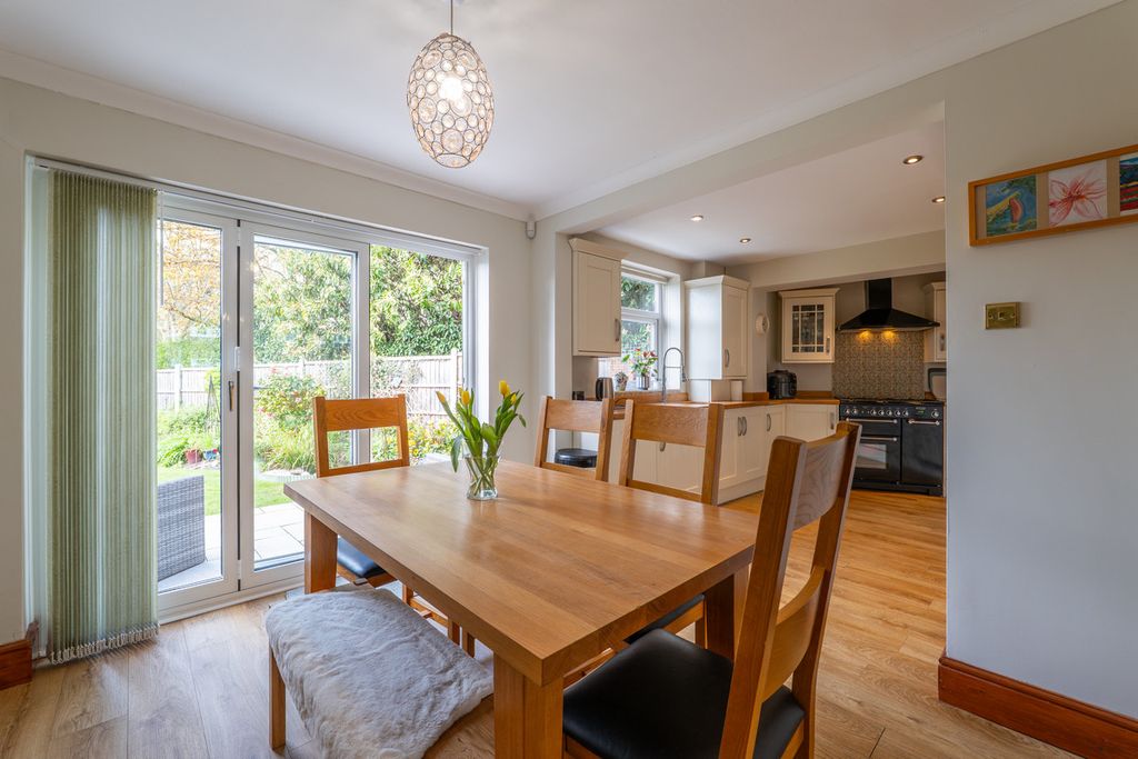 Property photo 3 of 23