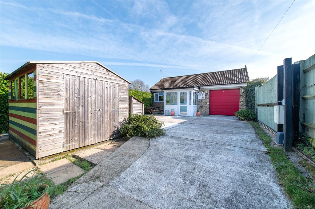 Property photo 3 of 35 Picture No. 06