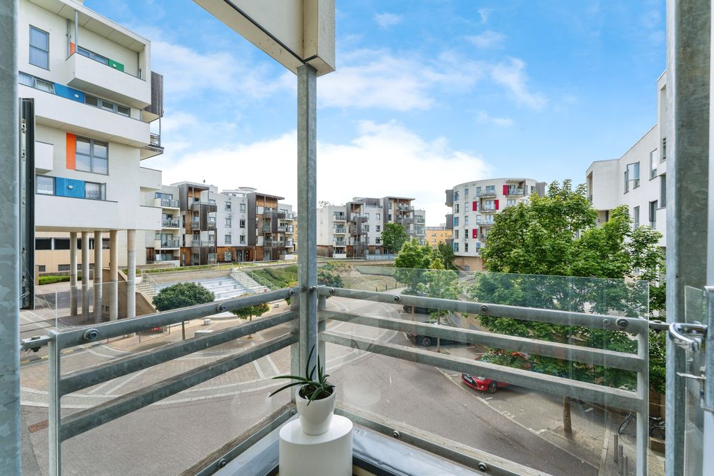 Property photo 2 of 17 Balcony