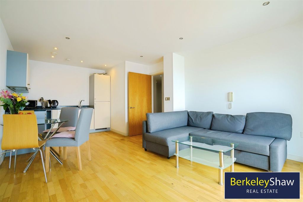 Property photo 2 of 10 Open Plan Living