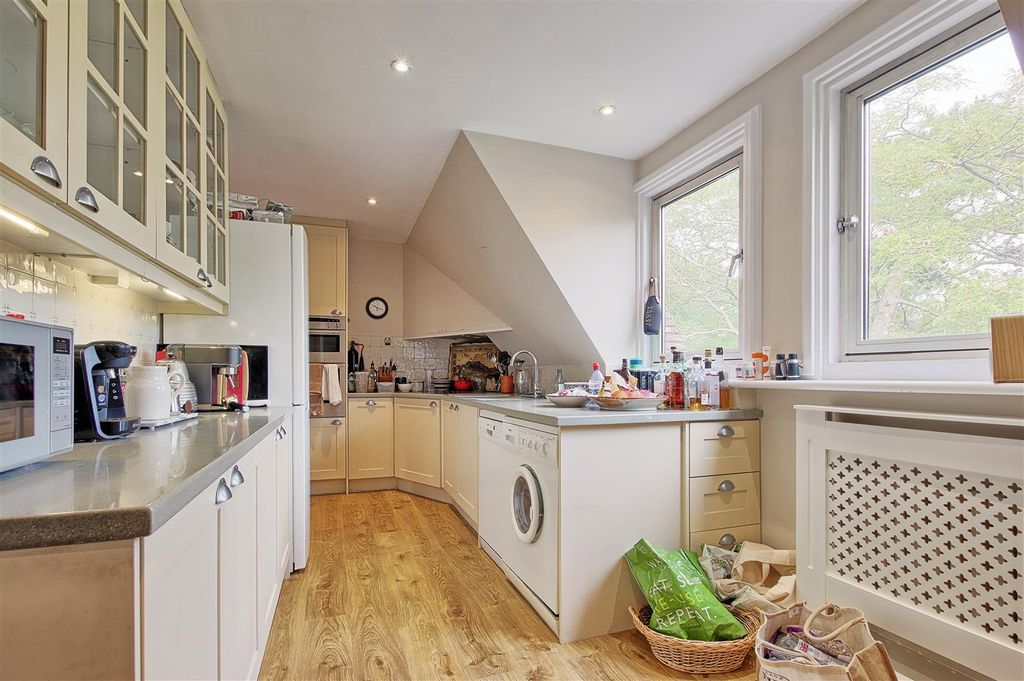 Property photo 2 of 16 Kitchen 2.Jpg