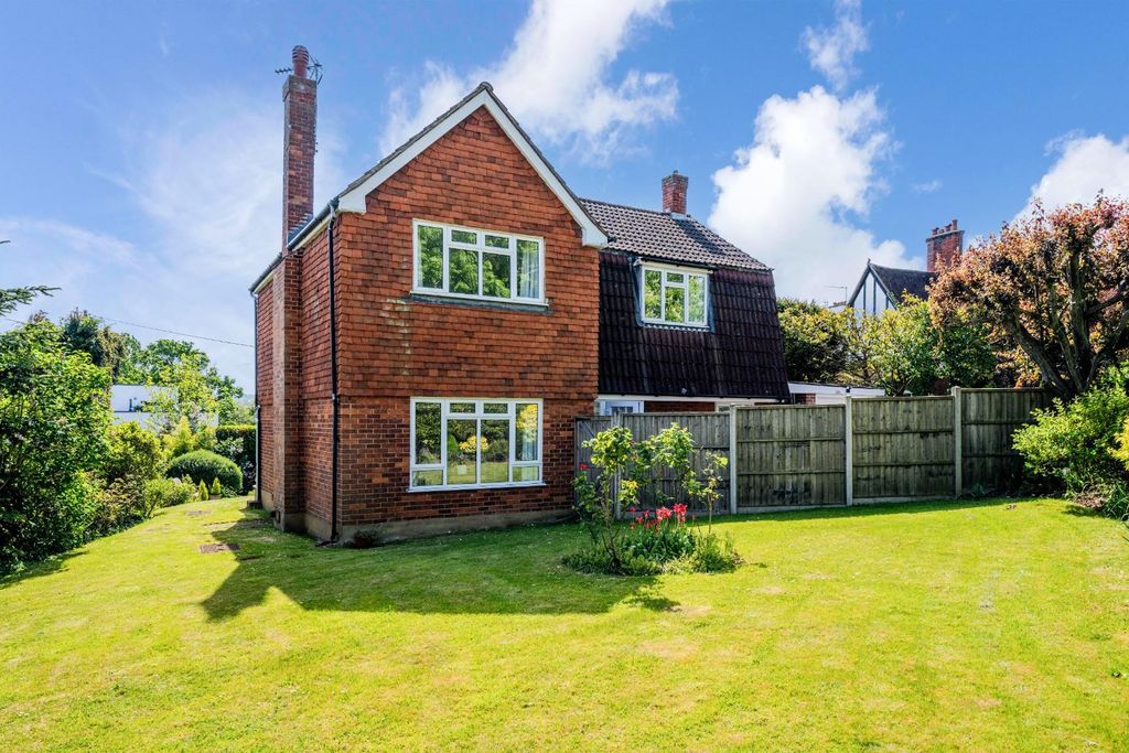 Property photo 1 of 27 Meadway (8).Jpg