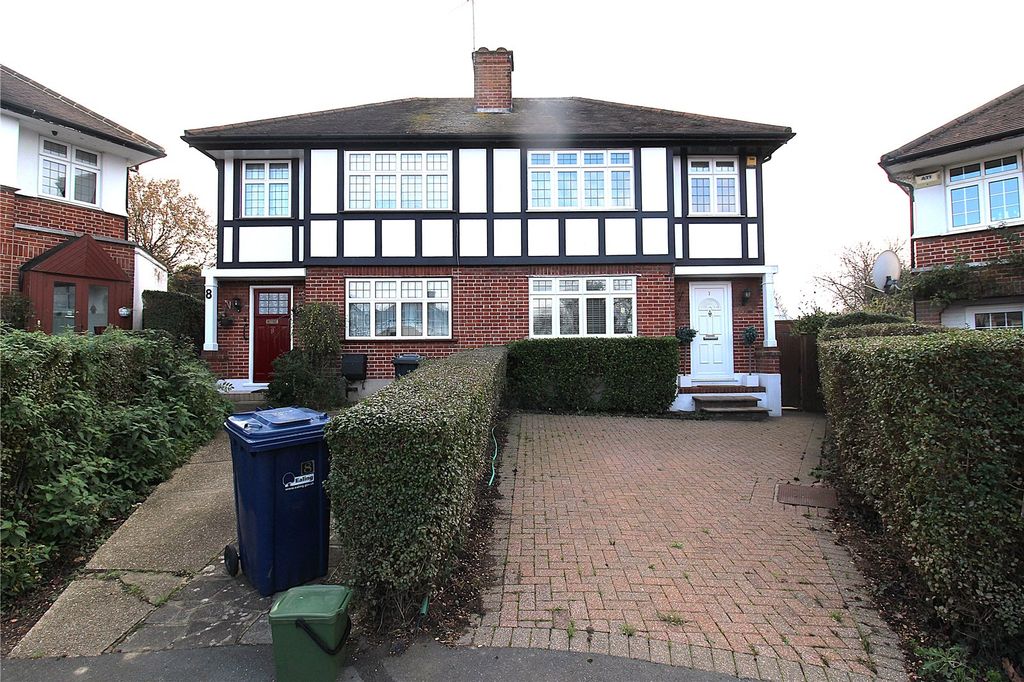 Property photo 1 of 17 Exterior