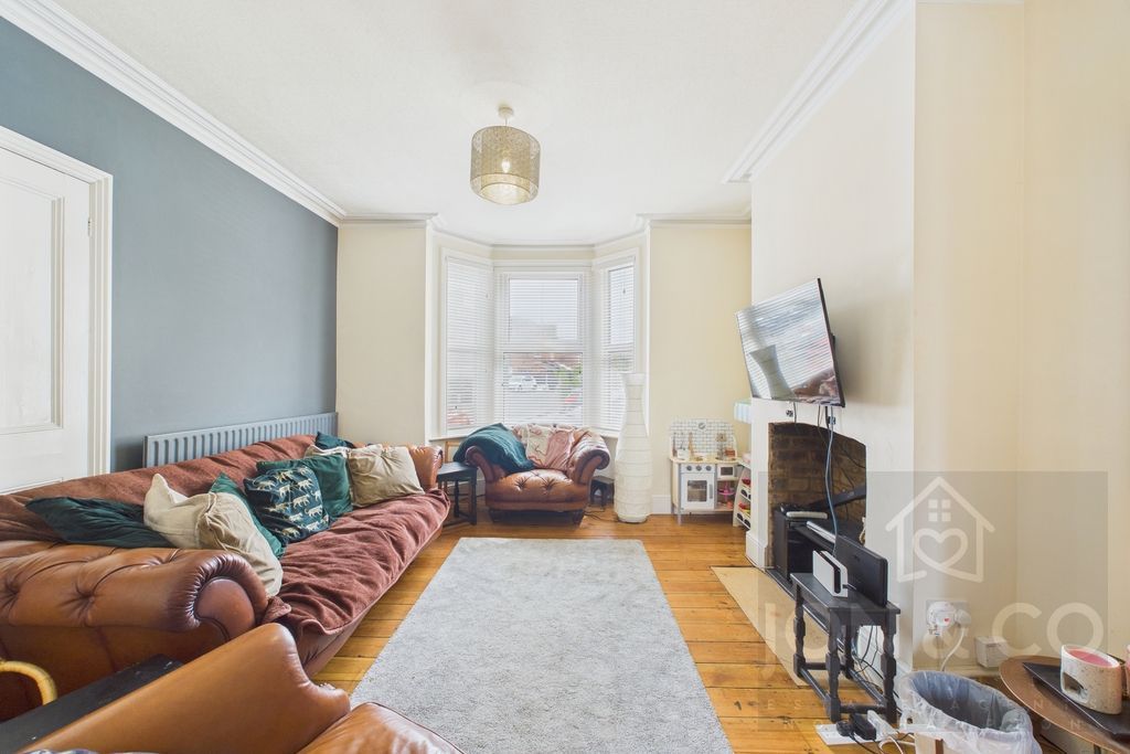 Property photo 2 of 13