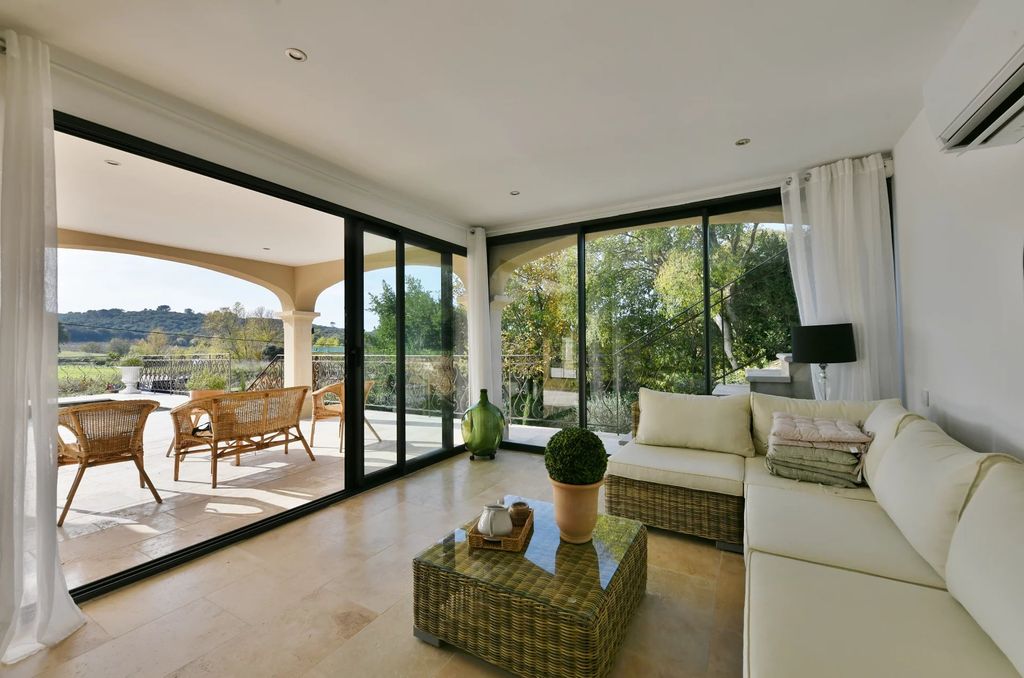 Property photo 2 of 21