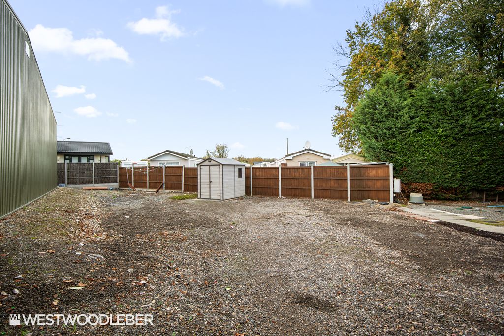 Property photo 3 of 8 Leaside_4