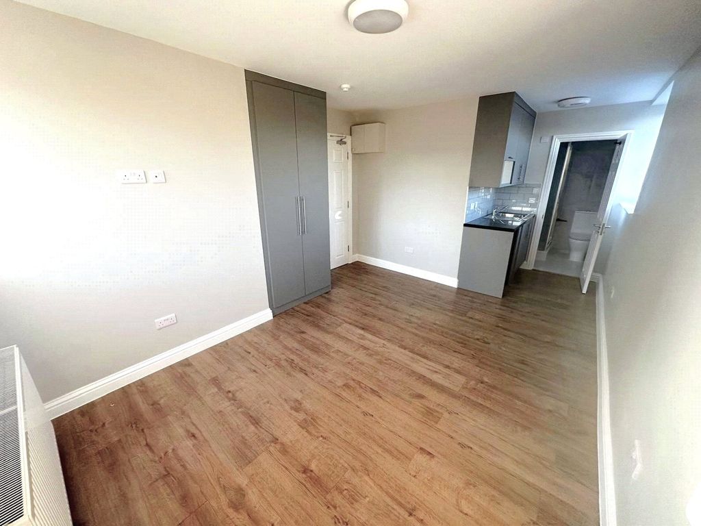 Property photo 2 of 14 Room Four