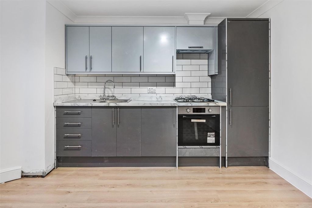 Property photo 3 of 9 Ox_8Vnhrfksrc_Rk3Y3Skq.Jpg