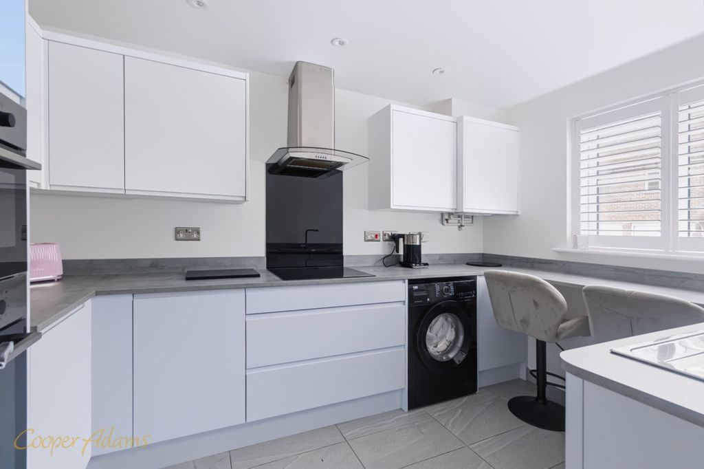 Property photo 2 of 15 Kitchen