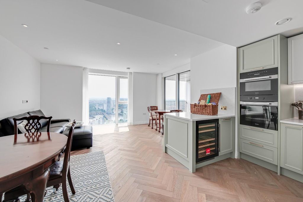 Property photo 3 of 17 Reception-Kitchen