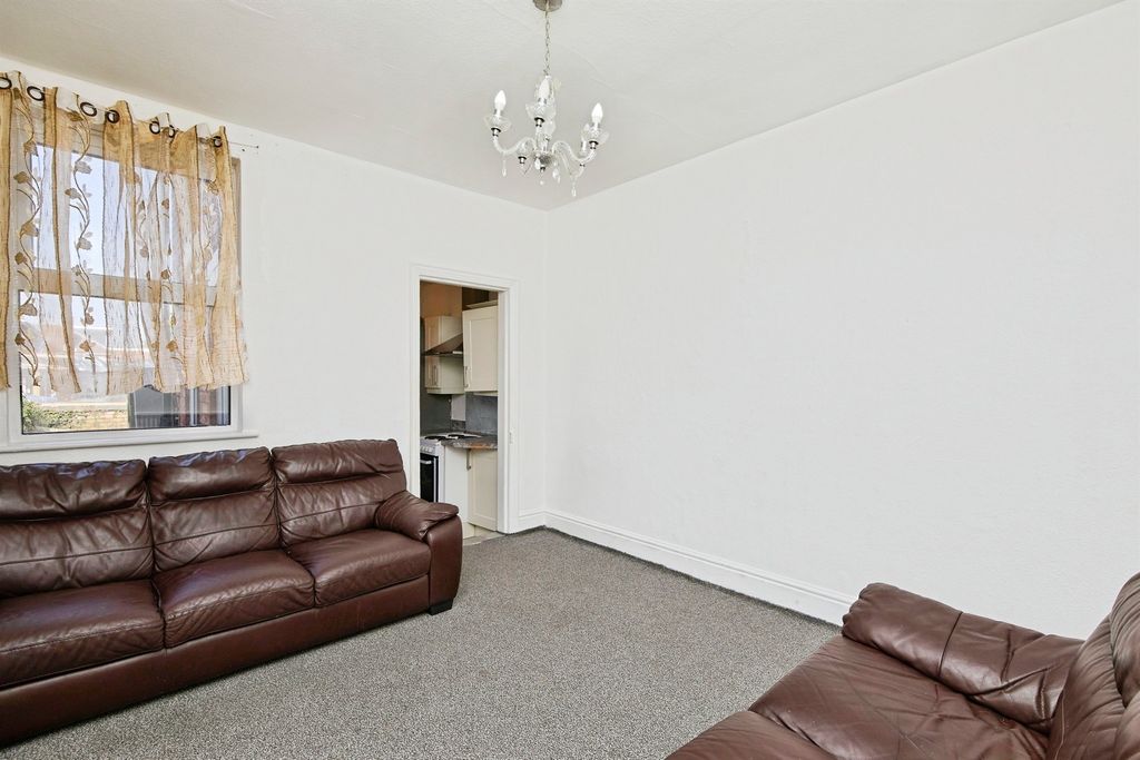 Property photo 3 of 8 Dining Room