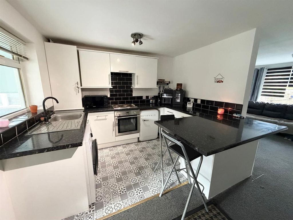 Property photo 2 of 12 Photo-2025-12-07-16-05-58.Jpg