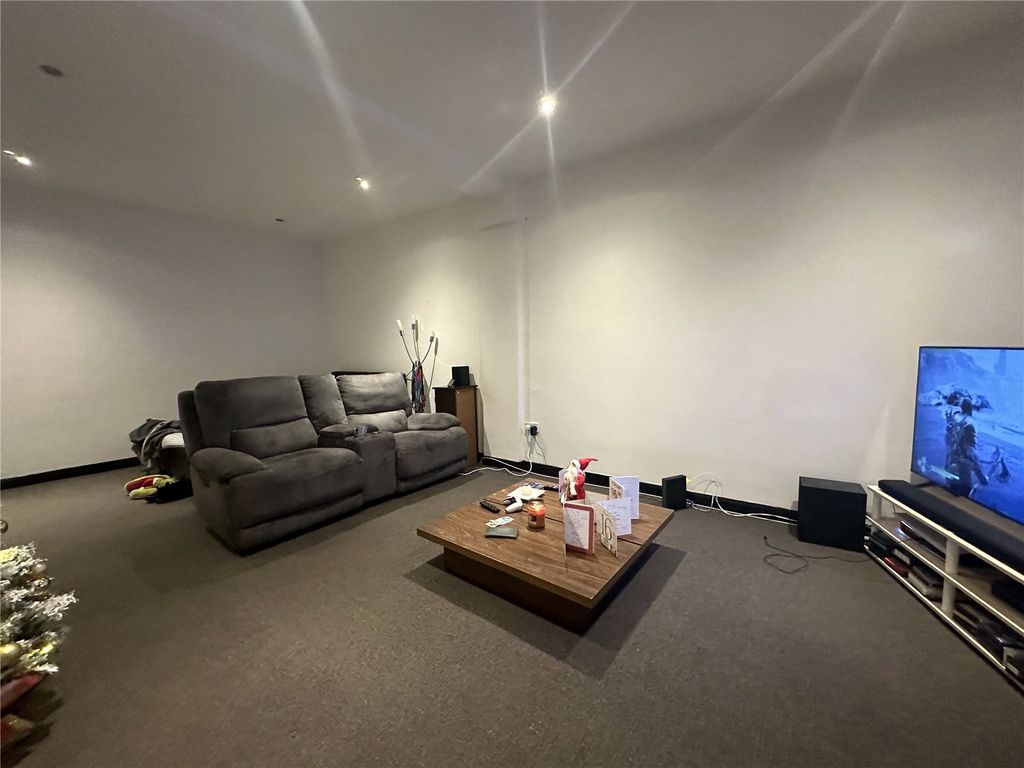Property photo 2 of 7 Picture No. 06