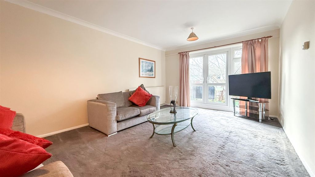 Property photo 2 of 8 5.Jpg